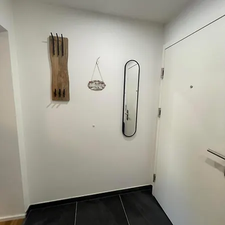 Leo Apartment