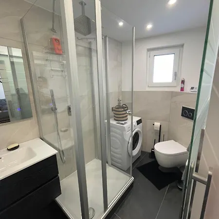 Leo * Ζέεφελντ